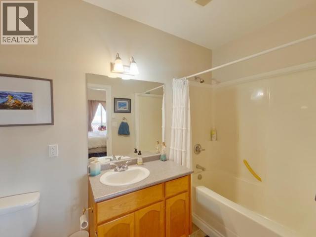 8075 Centennial Drive, Powell River, British Columbia