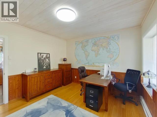 8075 Centennial Drive, Powell River, British Columbia