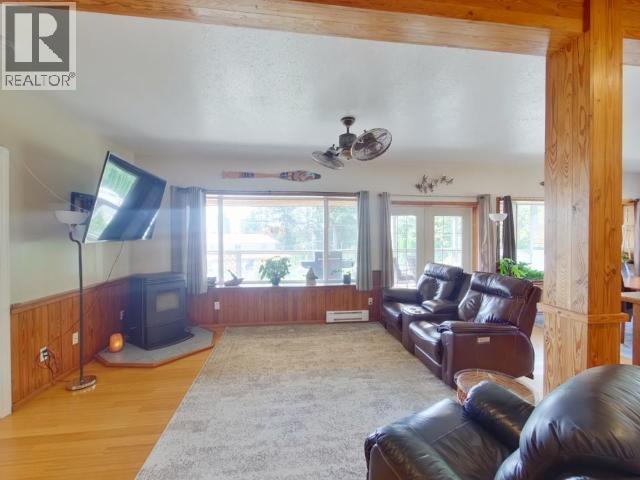 8075 Centennial Drive, Powell River, British Columbia