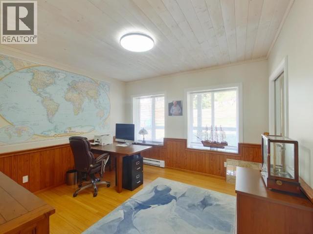 8075 Centennial Drive, Powell River, British Columbia