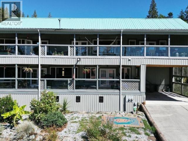 8075 Centennial Drive, Powell River, British Columbia