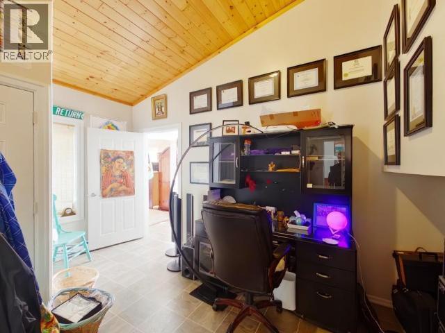 8075 Centennial Drive, Powell River, British Columbia