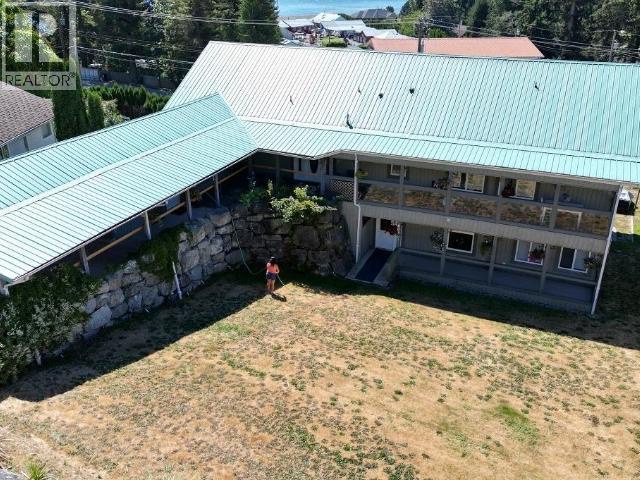 8075 Centennial Drive, Powell River, British Columbia