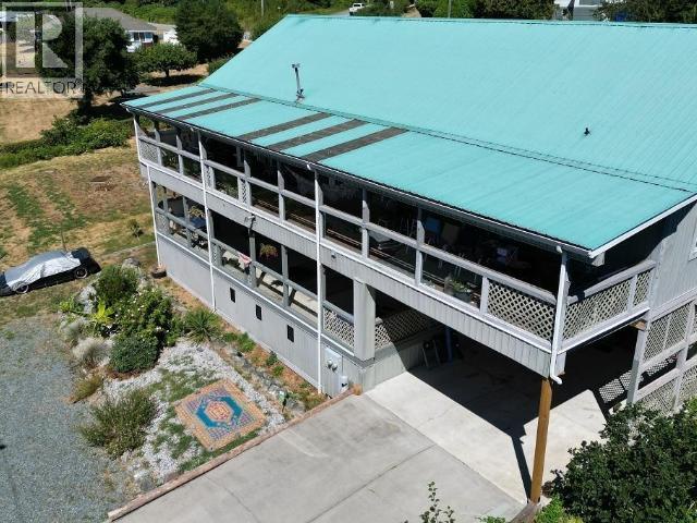 8075 Centennial Drive, Powell River, British Columbia