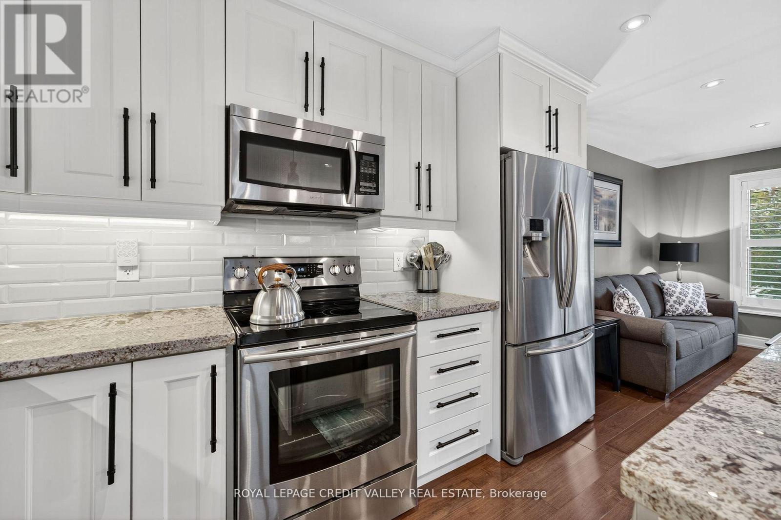 24 Willis Drive, Brampton (brampton East), Ontario