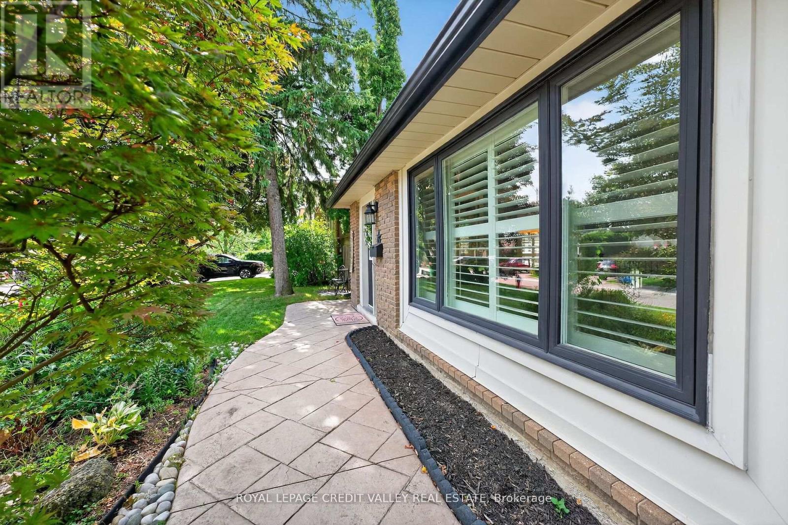 24 Willis Drive, Brampton (brampton East), Ontario