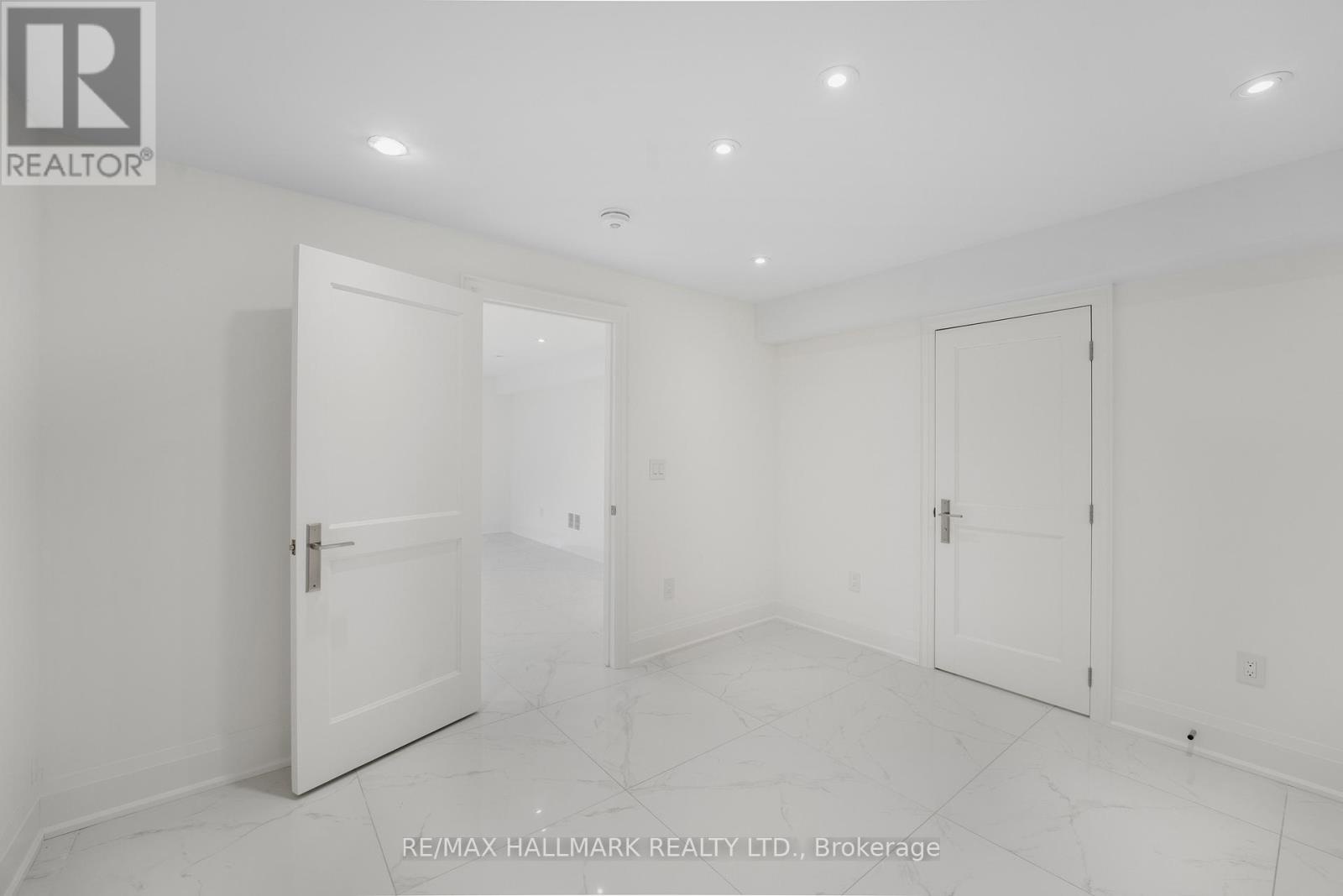 42 Agar Crescent, Toronto (islington-city Centre West), Ontario