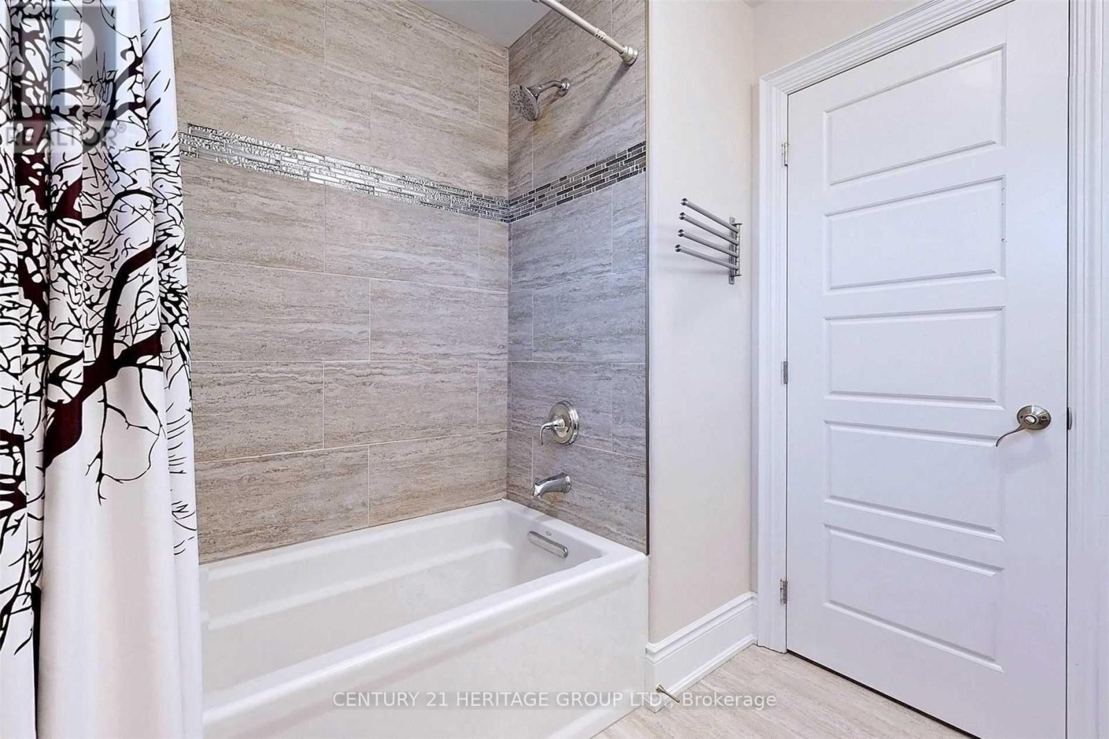 16 Tim Jacobs Drive, Georgina (keswick South), Ontario