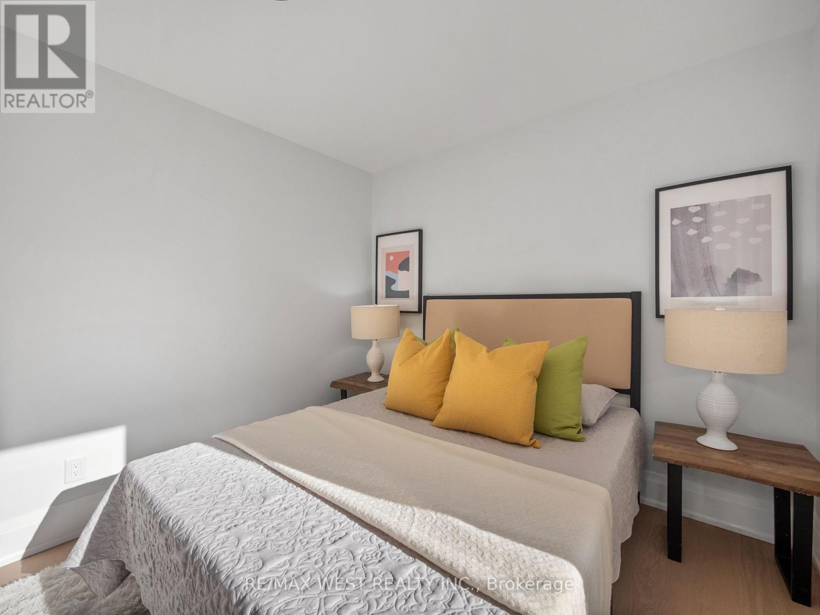 24 Appledale Road, Toronto (princess-rosethorn), Ontario