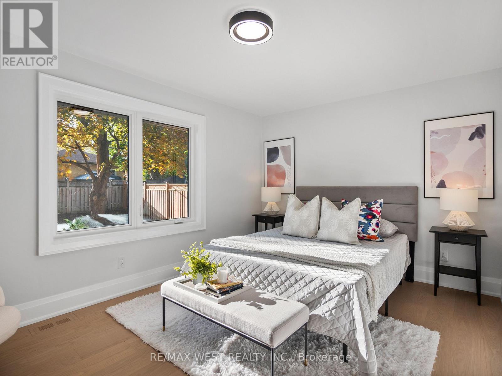 24 Appledale Road, Toronto (princess-rosethorn), Ontario