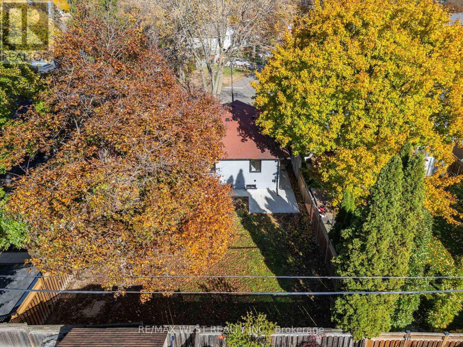 24 Appledale Road, Toronto (princess-rosethorn), Ontario