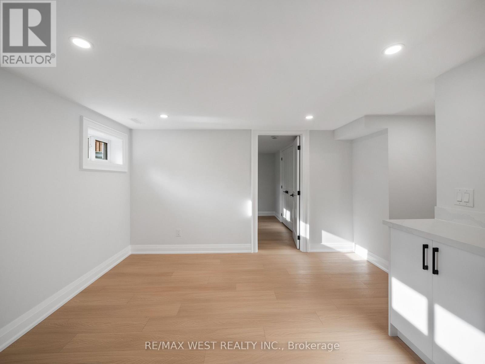 24 Appledale Road, Toronto (princess-rosethorn), Ontario