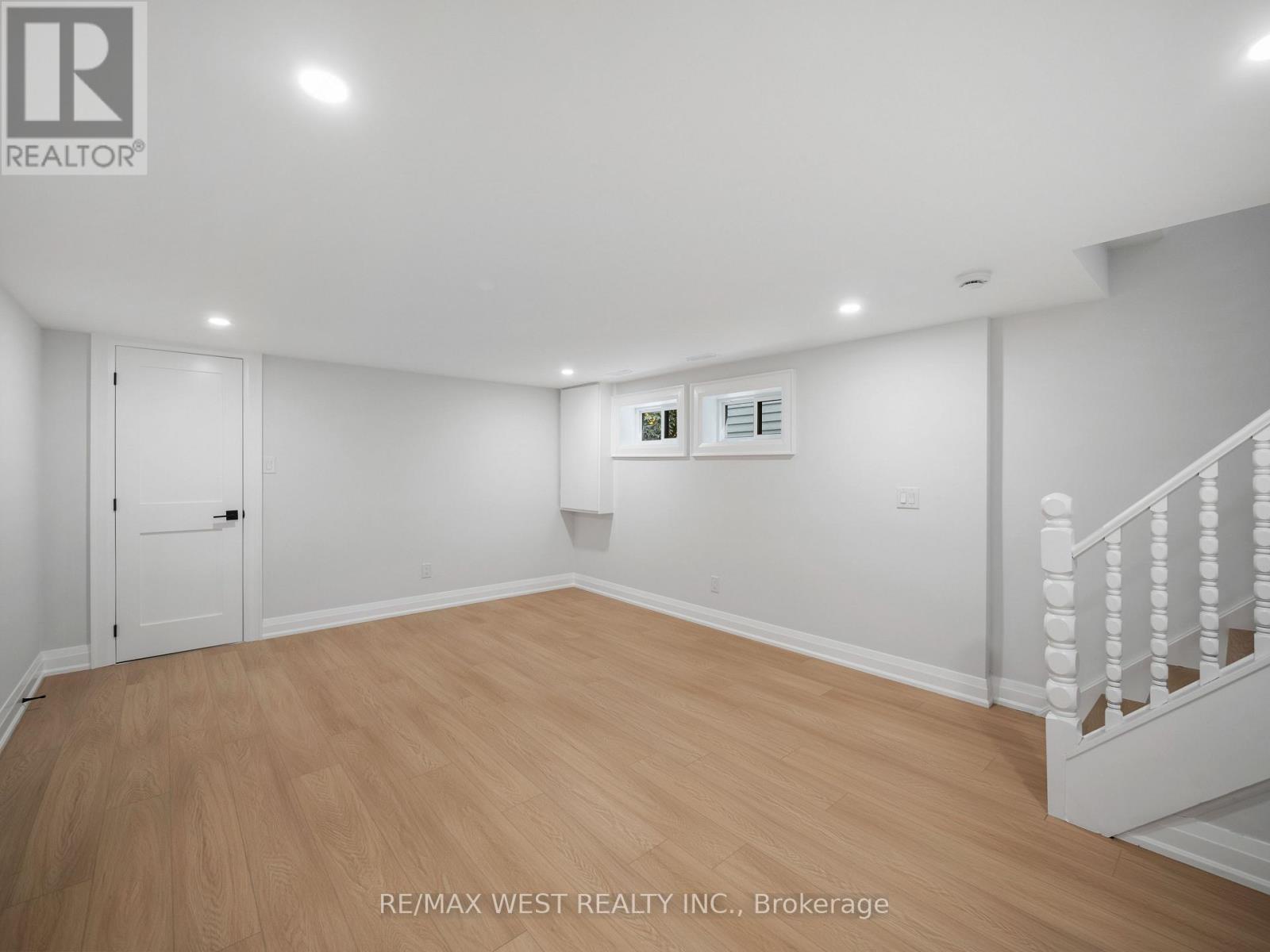 24 Appledale Road, Toronto (princess-rosethorn), Ontario