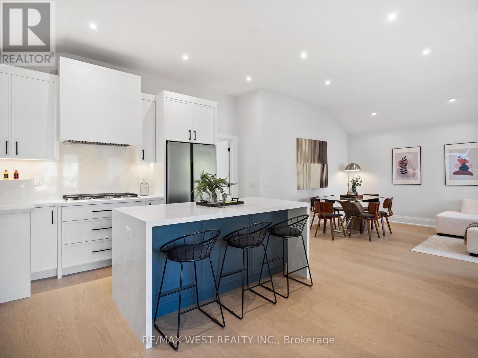 24 Appledale Road, Toronto (princess-rosethorn), Ontario