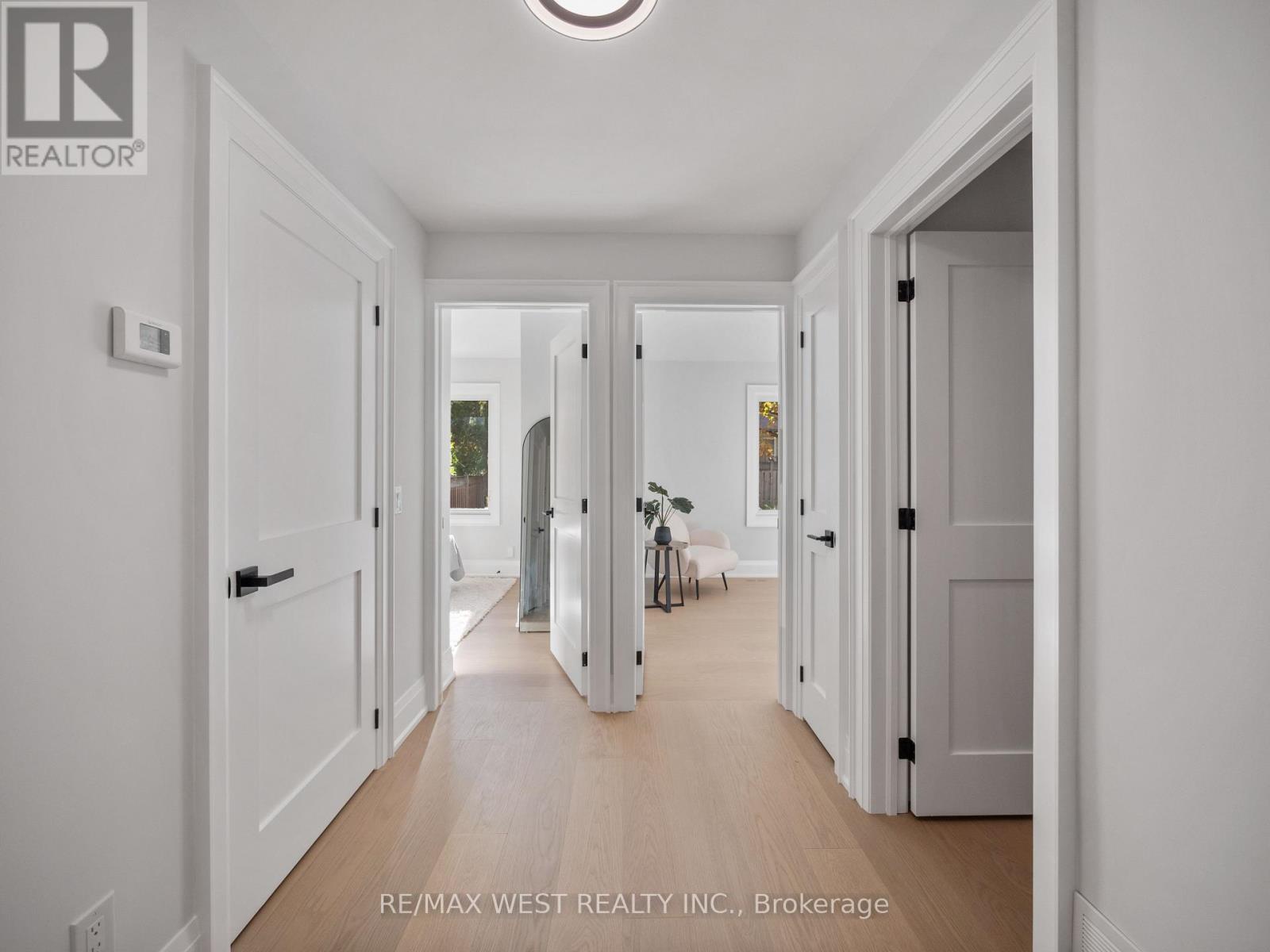 24 Appledale Road, Toronto (princess-rosethorn), Ontario