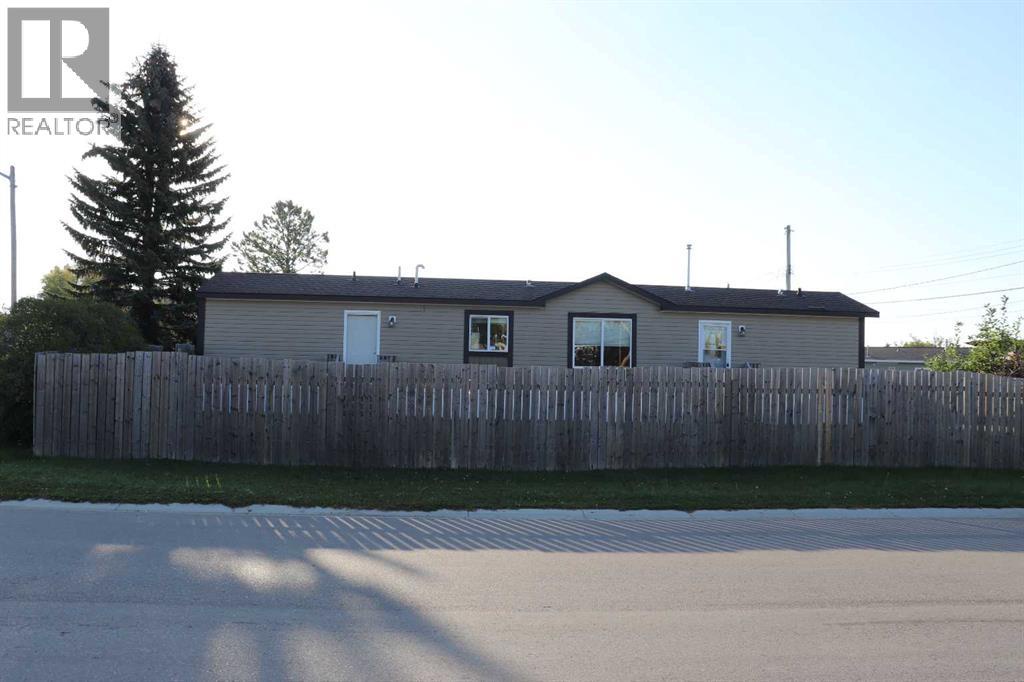 810 52 Street, Edson, Alberta