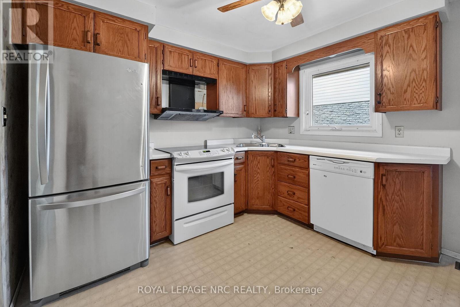 17 Elma Street, St. Catharines (lakeport), Ontario