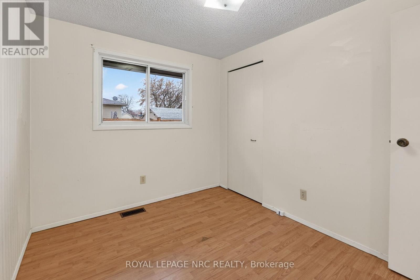 17 Elma Street, St. Catharines (lakeport), Ontario