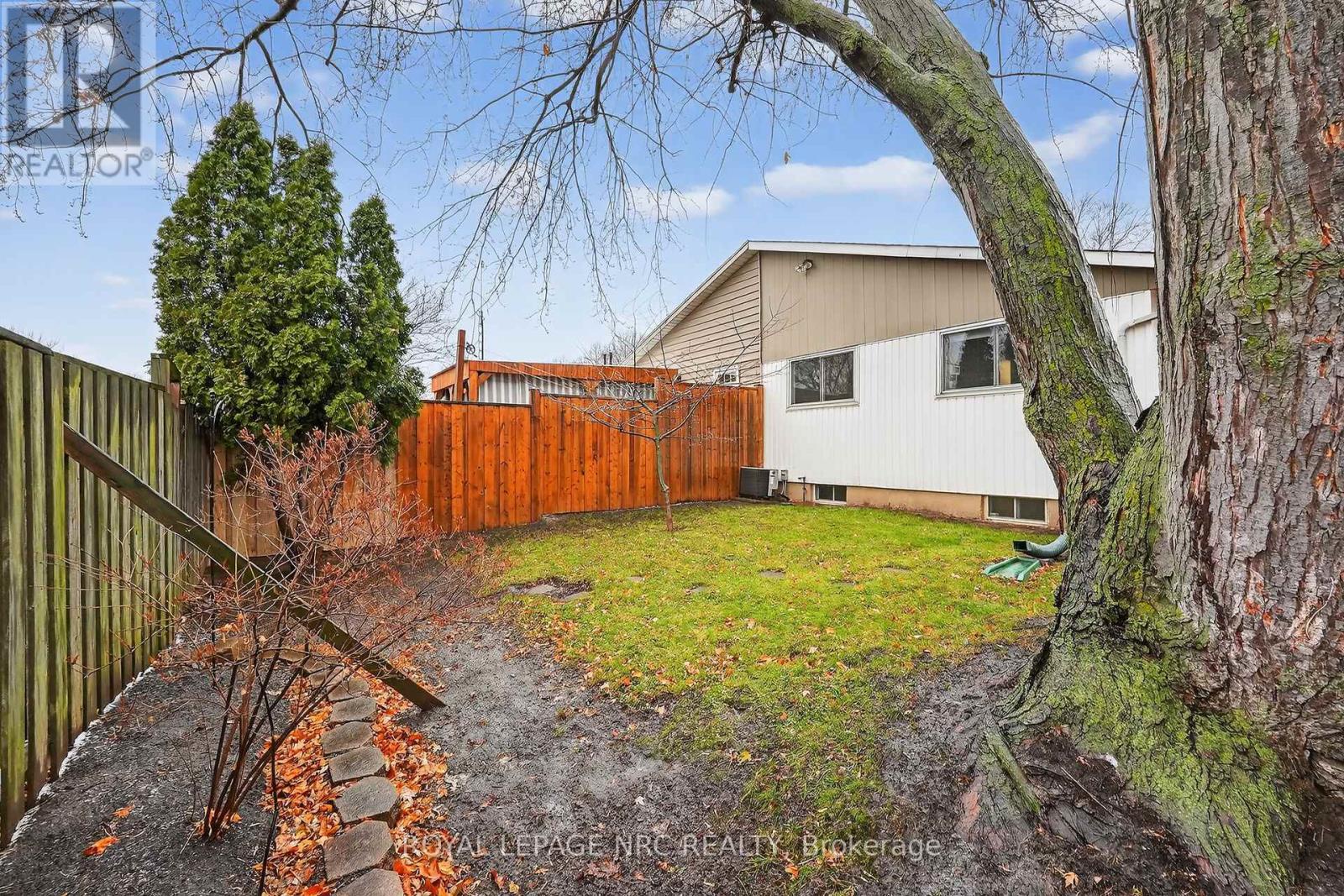 17 Elma Street, St. Catharines (lakeport), Ontario