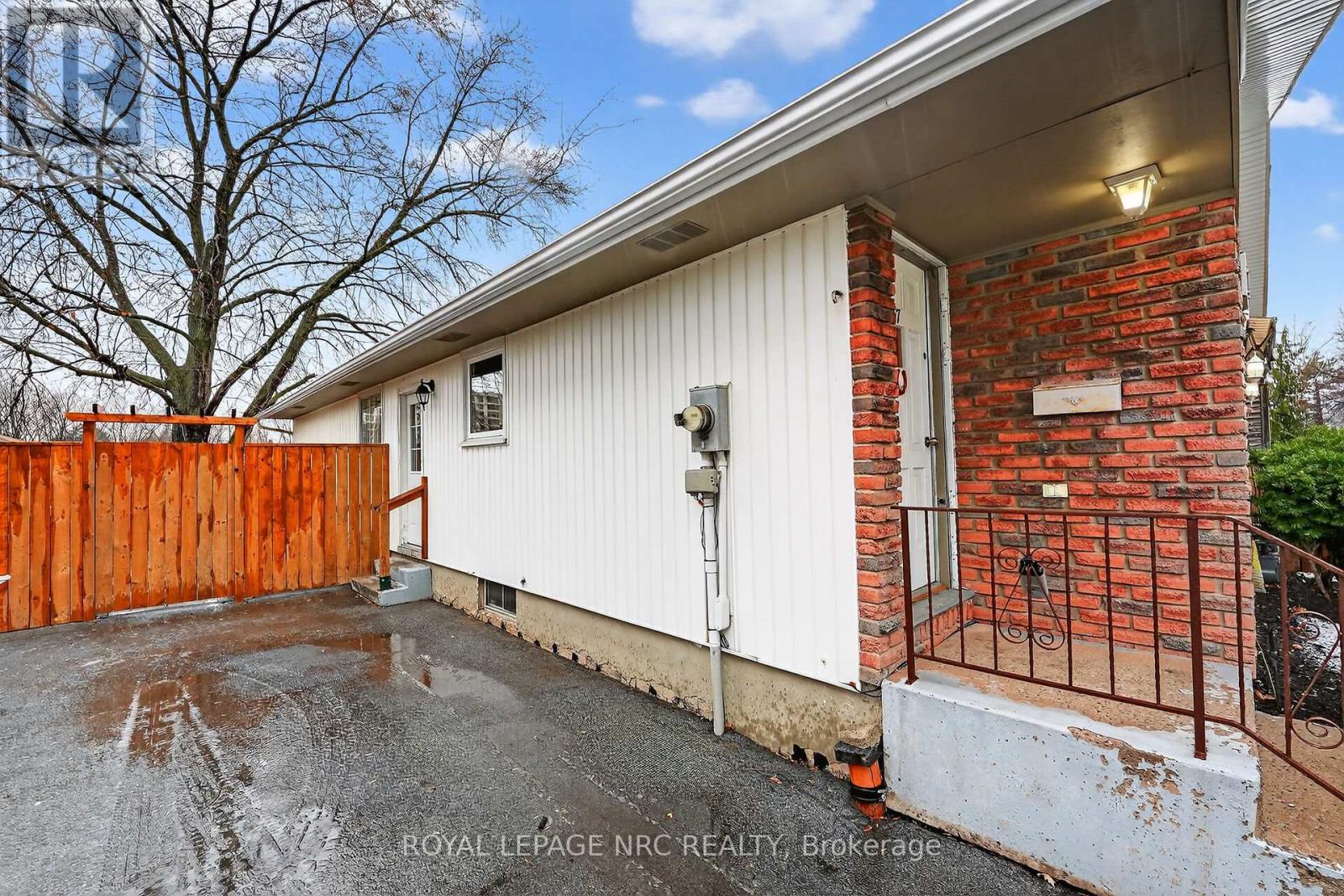 17 Elma Street, St. Catharines (lakeport), Ontario