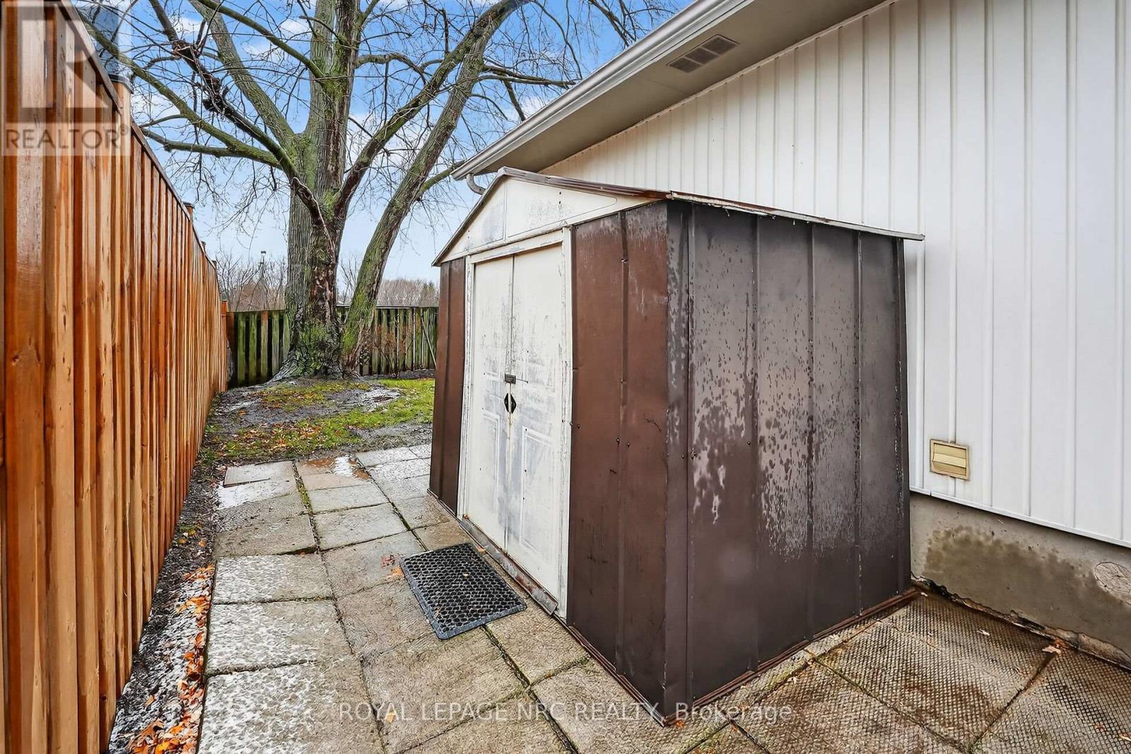 17 Elma Street, St. Catharines (lakeport), Ontario