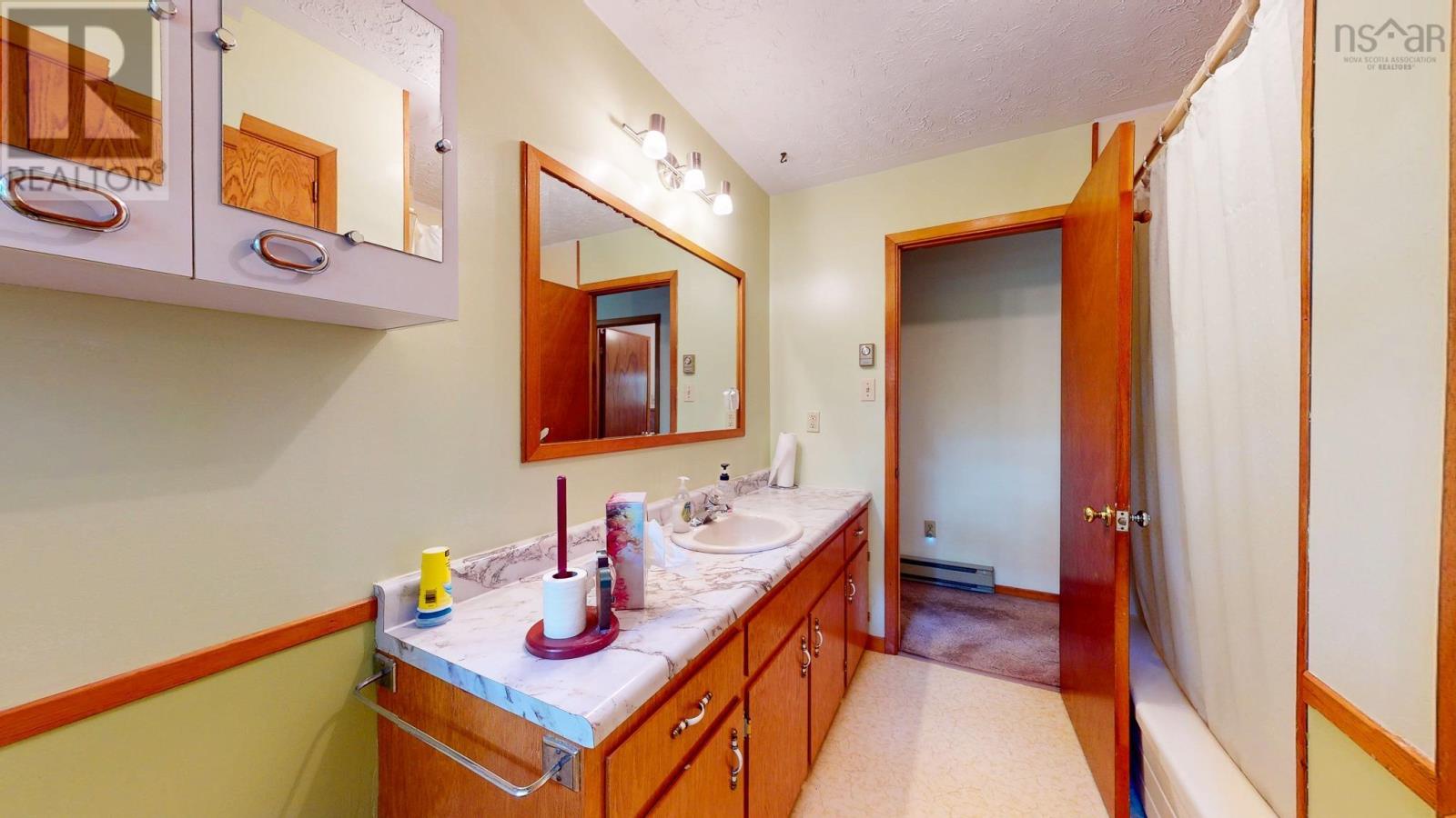 82 Highbury Road, New Minas, Nova Scotia