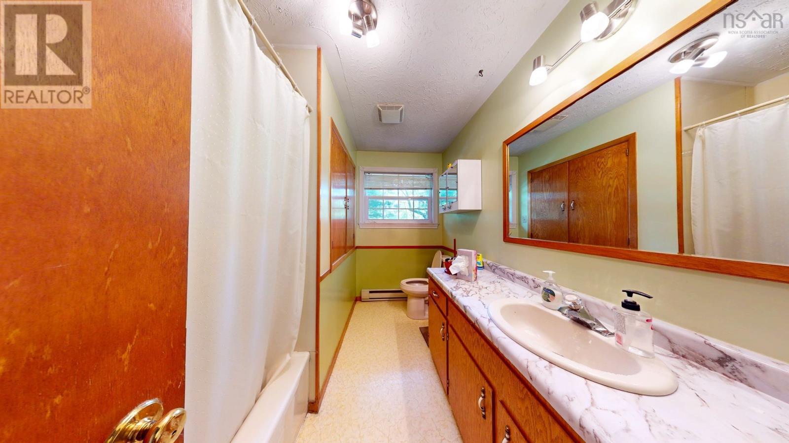 82 Highbury Road, New Minas, Nova Scotia