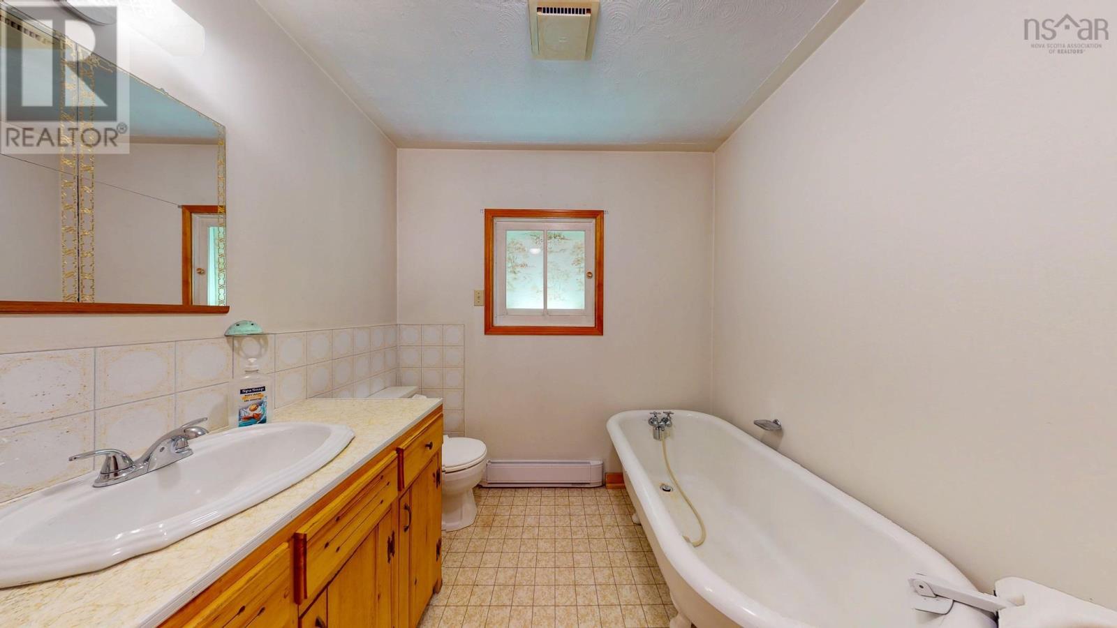 82 Highbury Road, New Minas, Nova Scotia