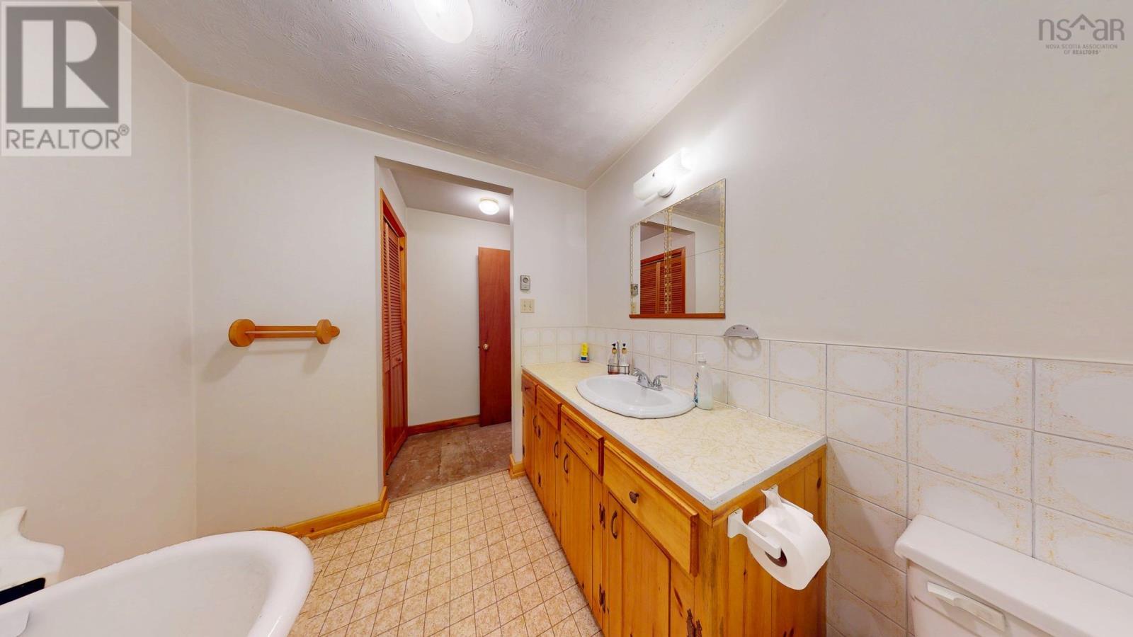 82 Highbury Road, New Minas, Nova Scotia