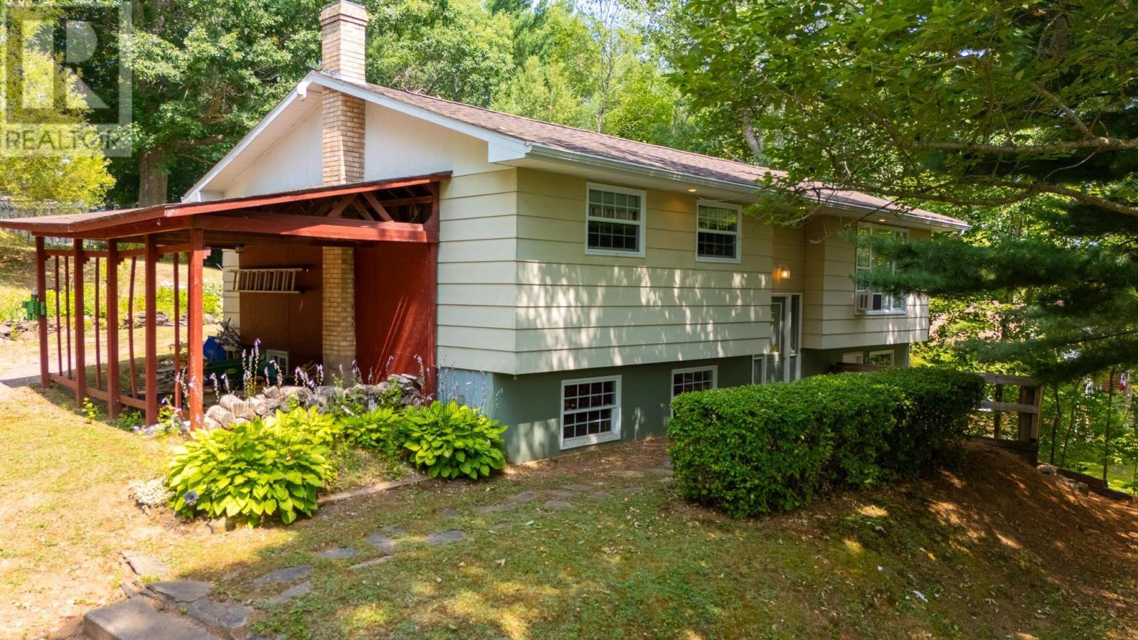 82 Highbury Road, New Minas, Nova Scotia