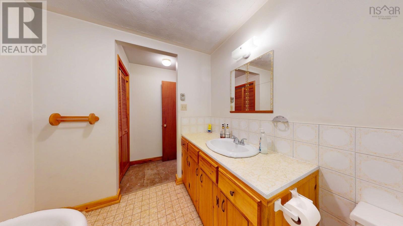 82 Highbury Road, New Minas, Nova Scotia