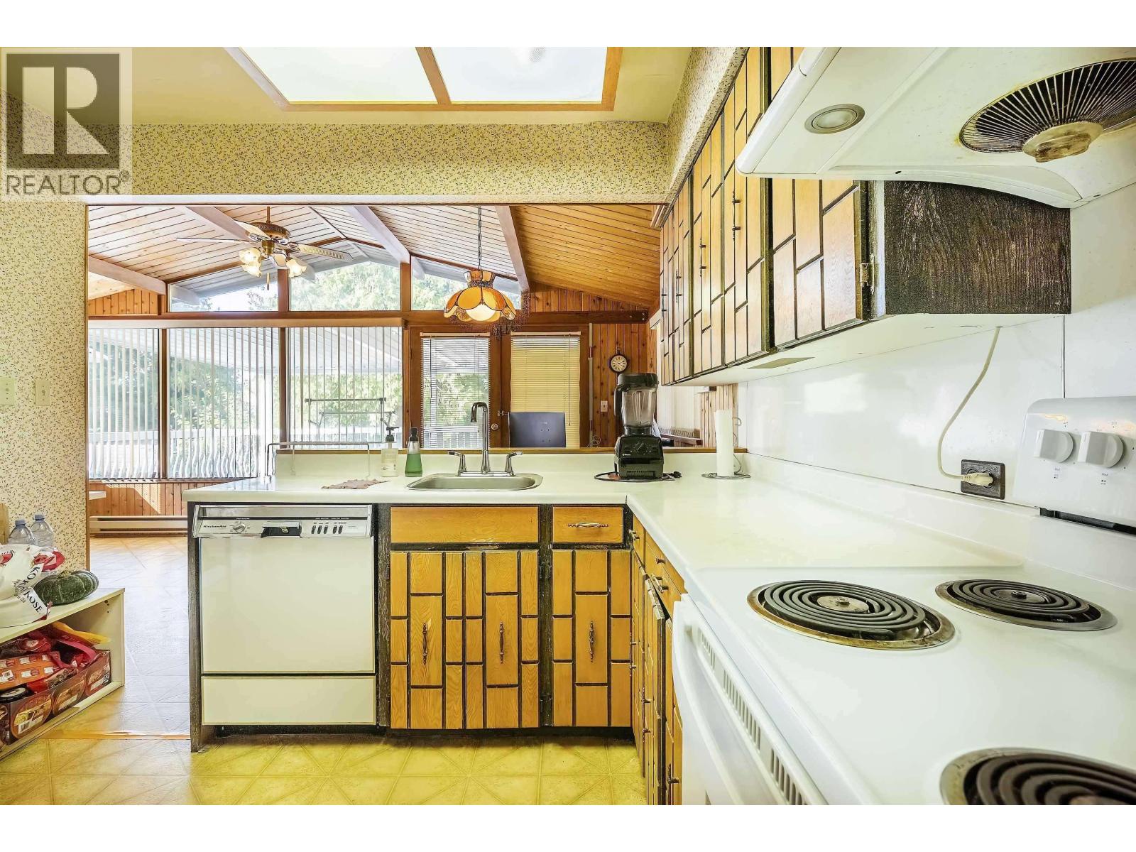 7989 Mcgregor Avenue, Burnaby, British Columbia