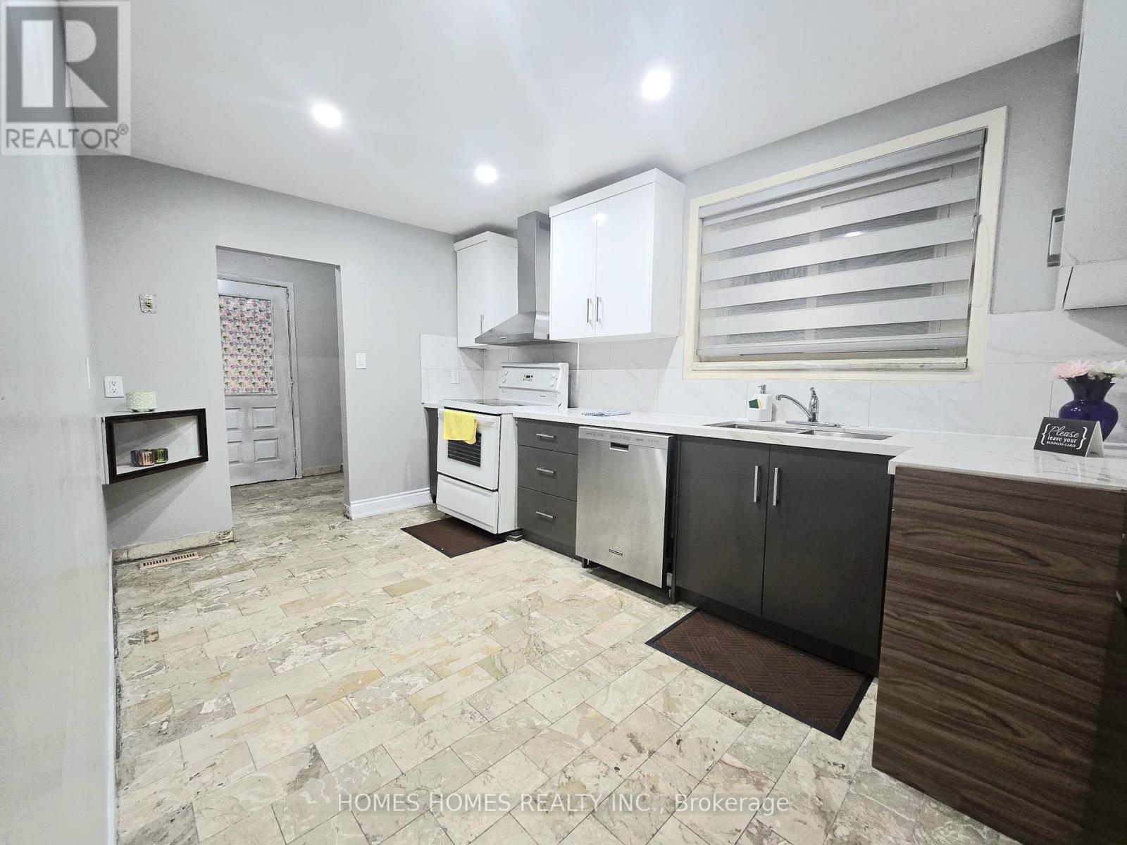 65 Elnathan Crescent, Toronto (humber Summit), Ontario