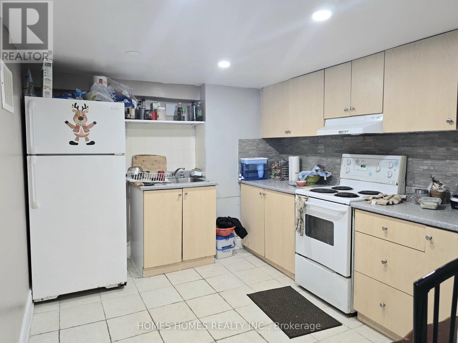 65 Elnathan Crescent, Toronto (humber Summit), Ontario