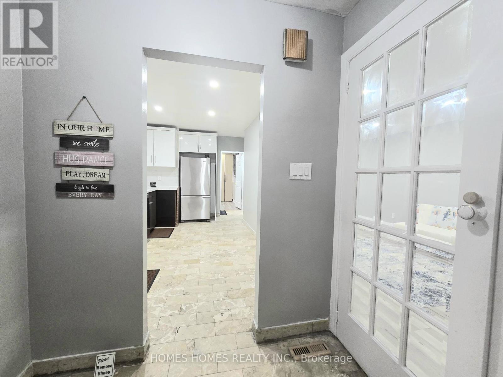 65 Elnathan Crescent, Toronto (humber Summit), Ontario