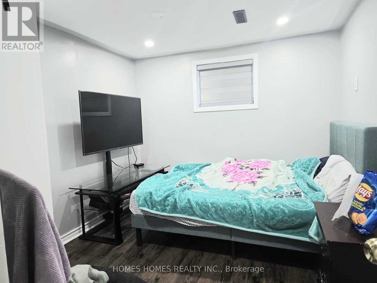 65 Elnathan Crescent, Toronto (humber Summit), Ontario