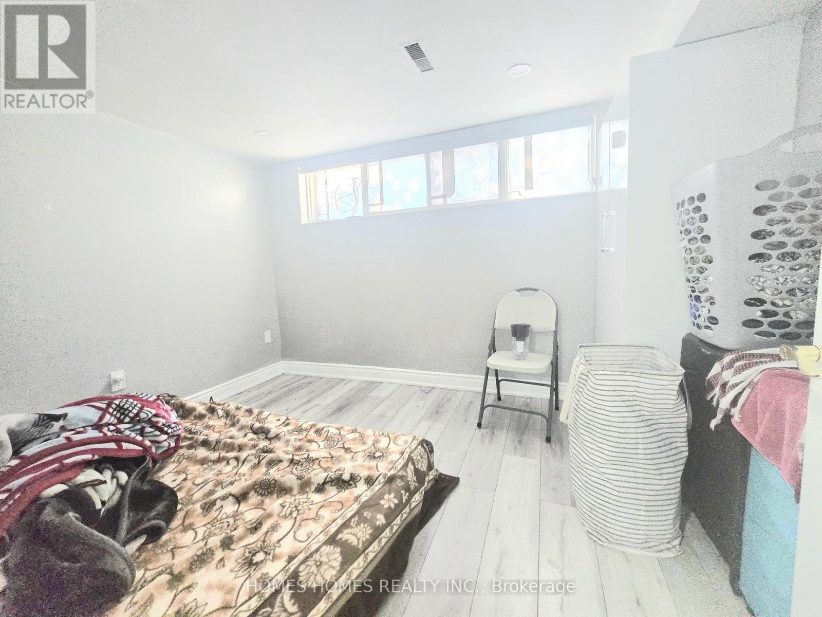 65 Elnathan Crescent, Toronto (humber Summit), Ontario