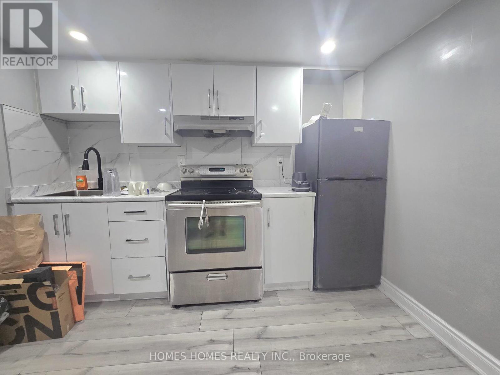 65 Elnathan Crescent, Toronto (humber Summit), Ontario