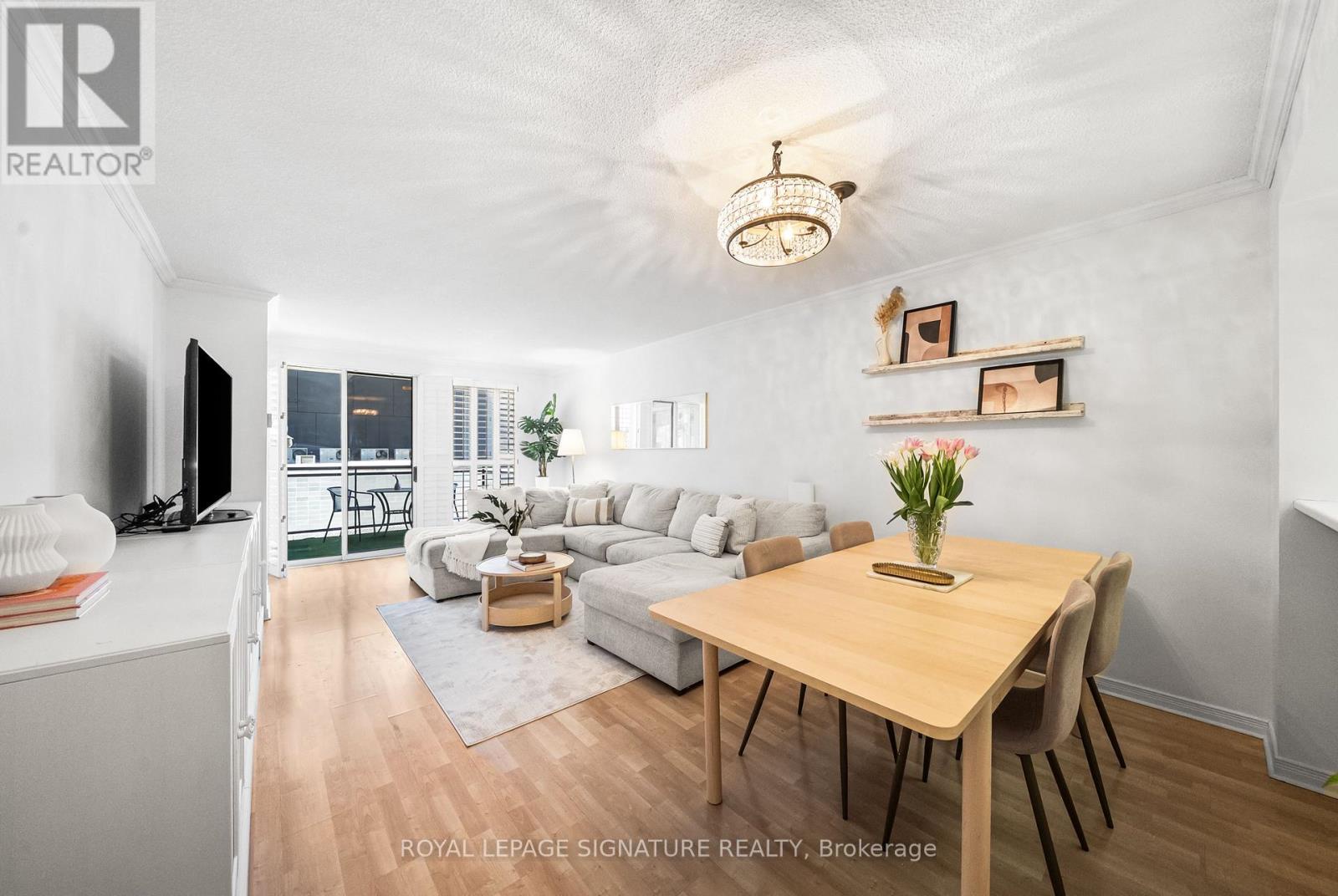 206 - 18 Hollywood Avenue, Toronto (willowdale East), Ontario