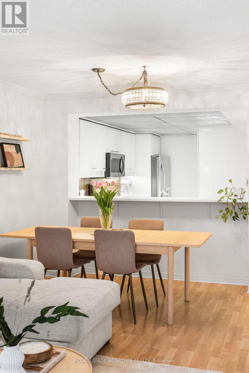 206 - 18 Hollywood Avenue, Toronto (willowdale East), Ontario