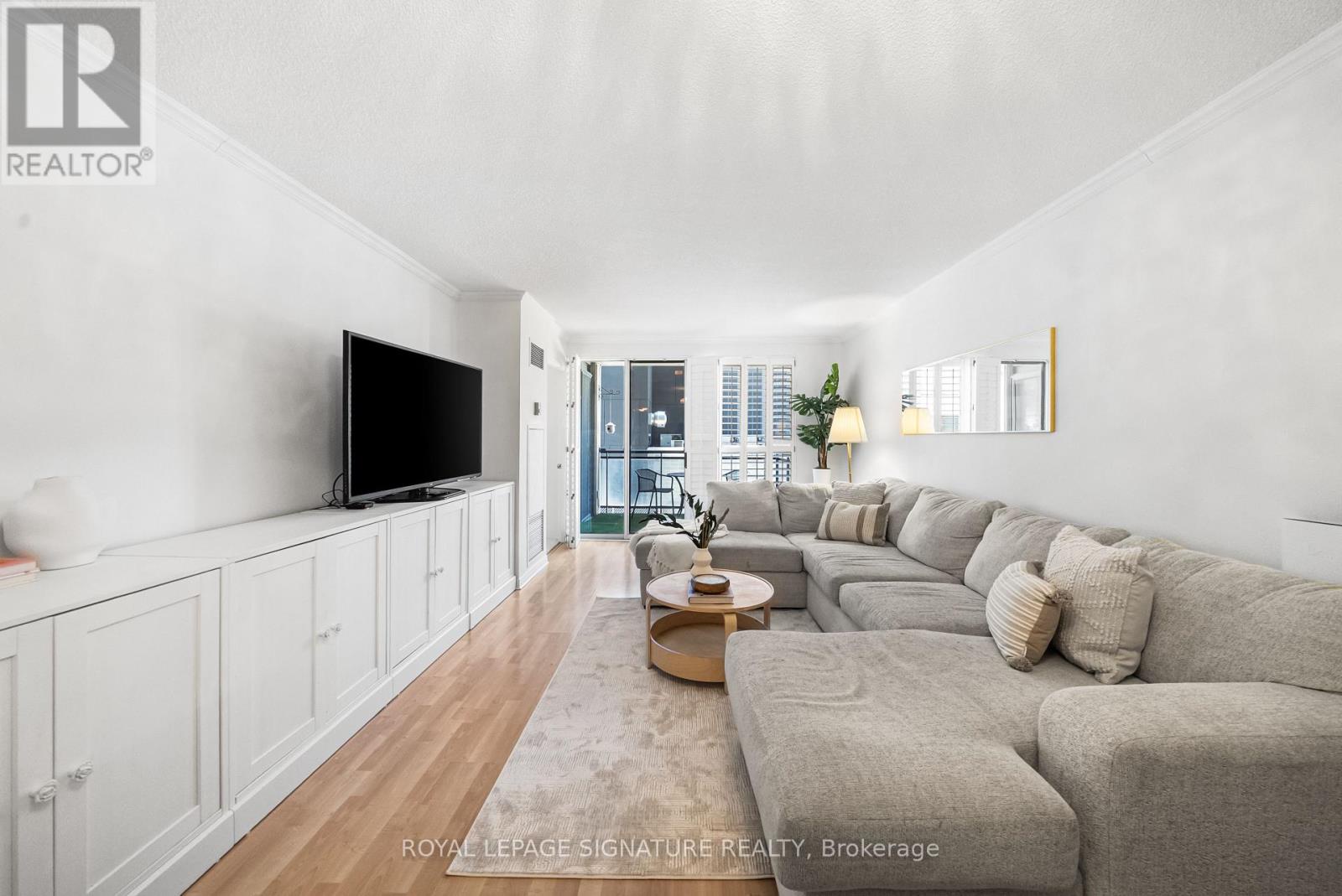 206 - 18 Hollywood Avenue, Toronto (willowdale East), Ontario