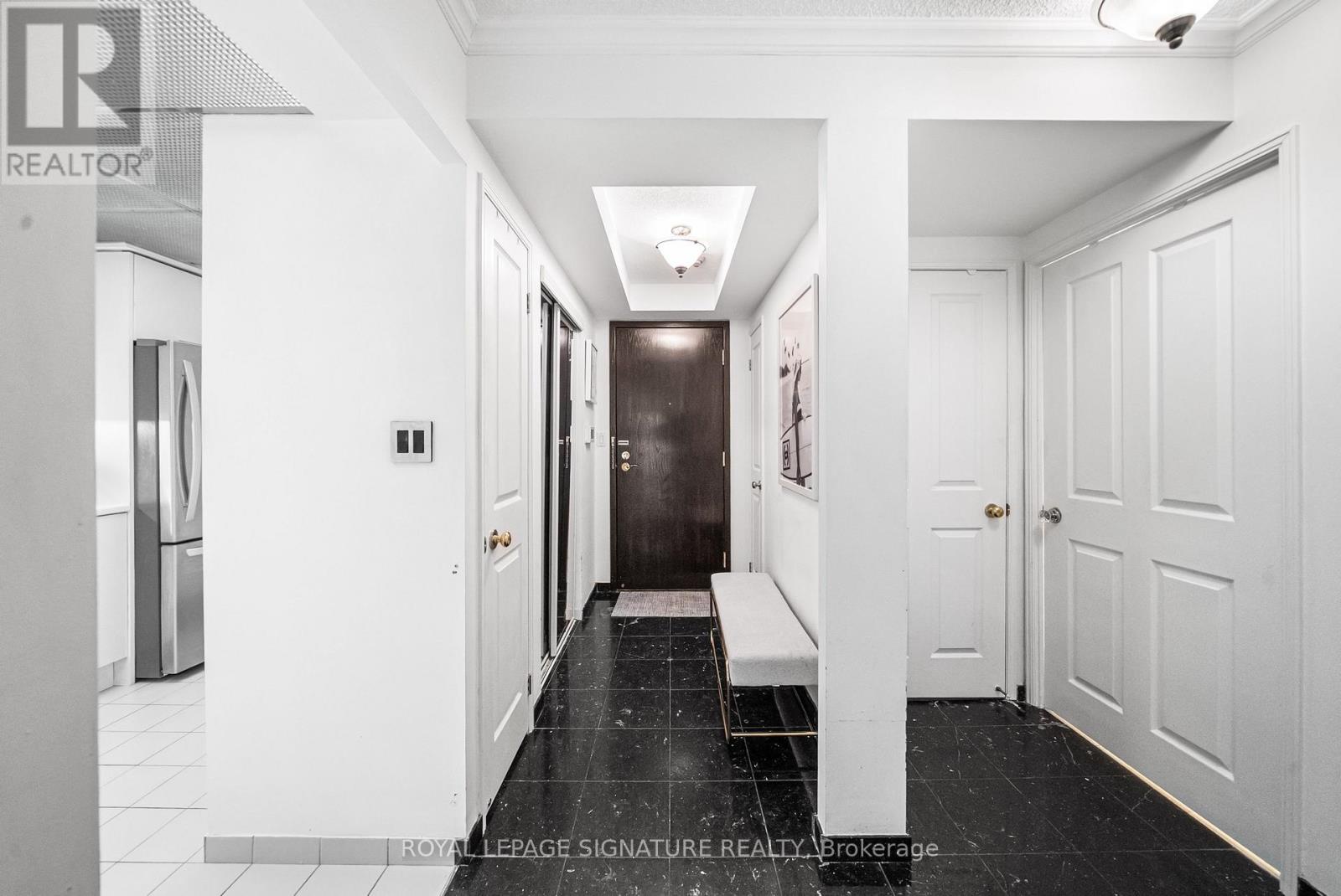 206 - 18 Hollywood Avenue, Toronto (willowdale East), Ontario