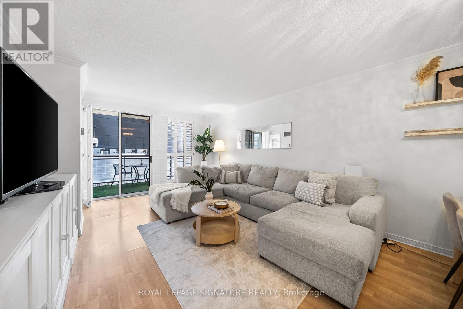 206 - 18 Hollywood Avenue, Toronto (willowdale East), Ontario