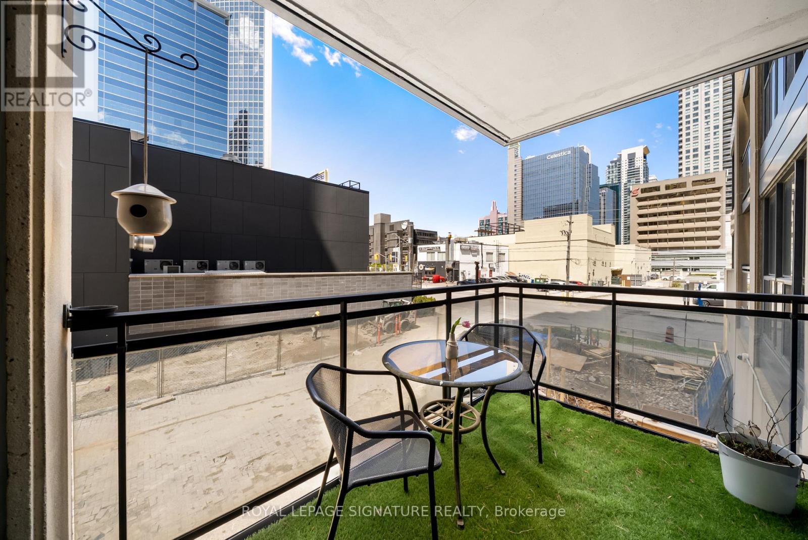 206 - 18 Hollywood Avenue, Toronto (willowdale East), Ontario