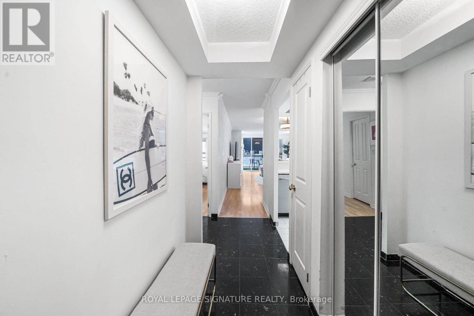 206 - 18 Hollywood Avenue, Toronto (willowdale East), Ontario