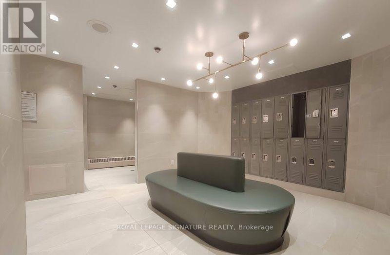 206 - 18 Hollywood Avenue, Toronto (willowdale East), Ontario