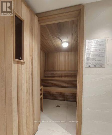 206 - 18 Hollywood Avenue, Toronto (willowdale East), Ontario