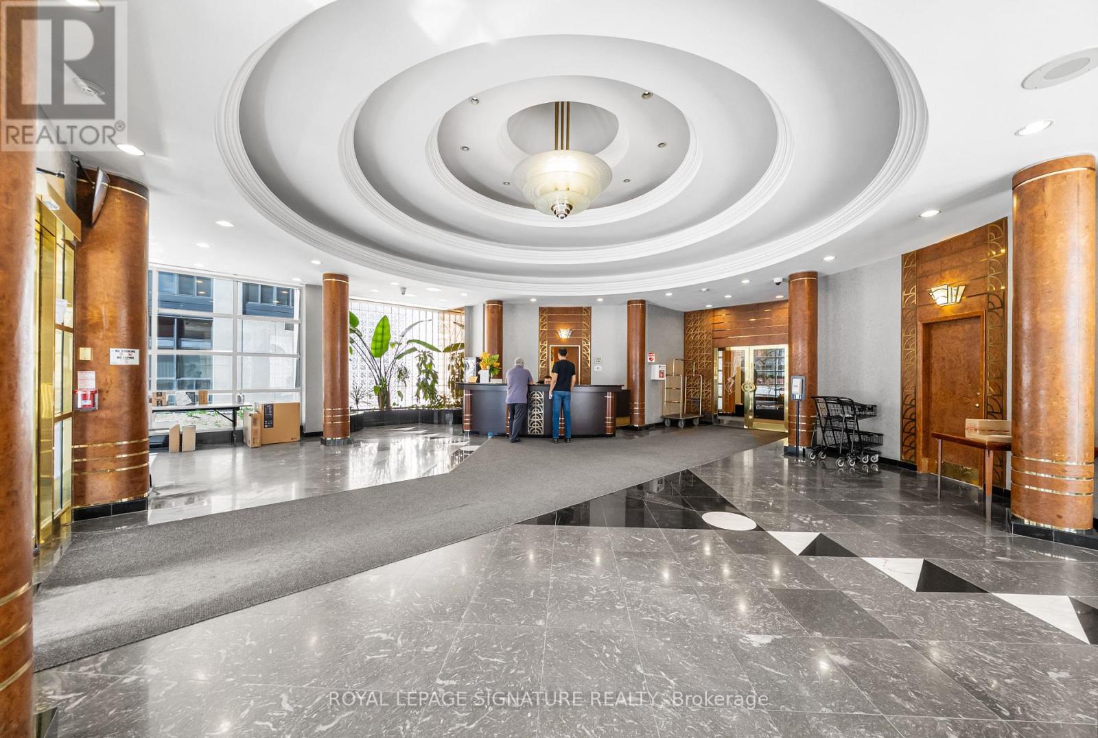 206 - 18 Hollywood Avenue, Toronto (willowdale East), Ontario