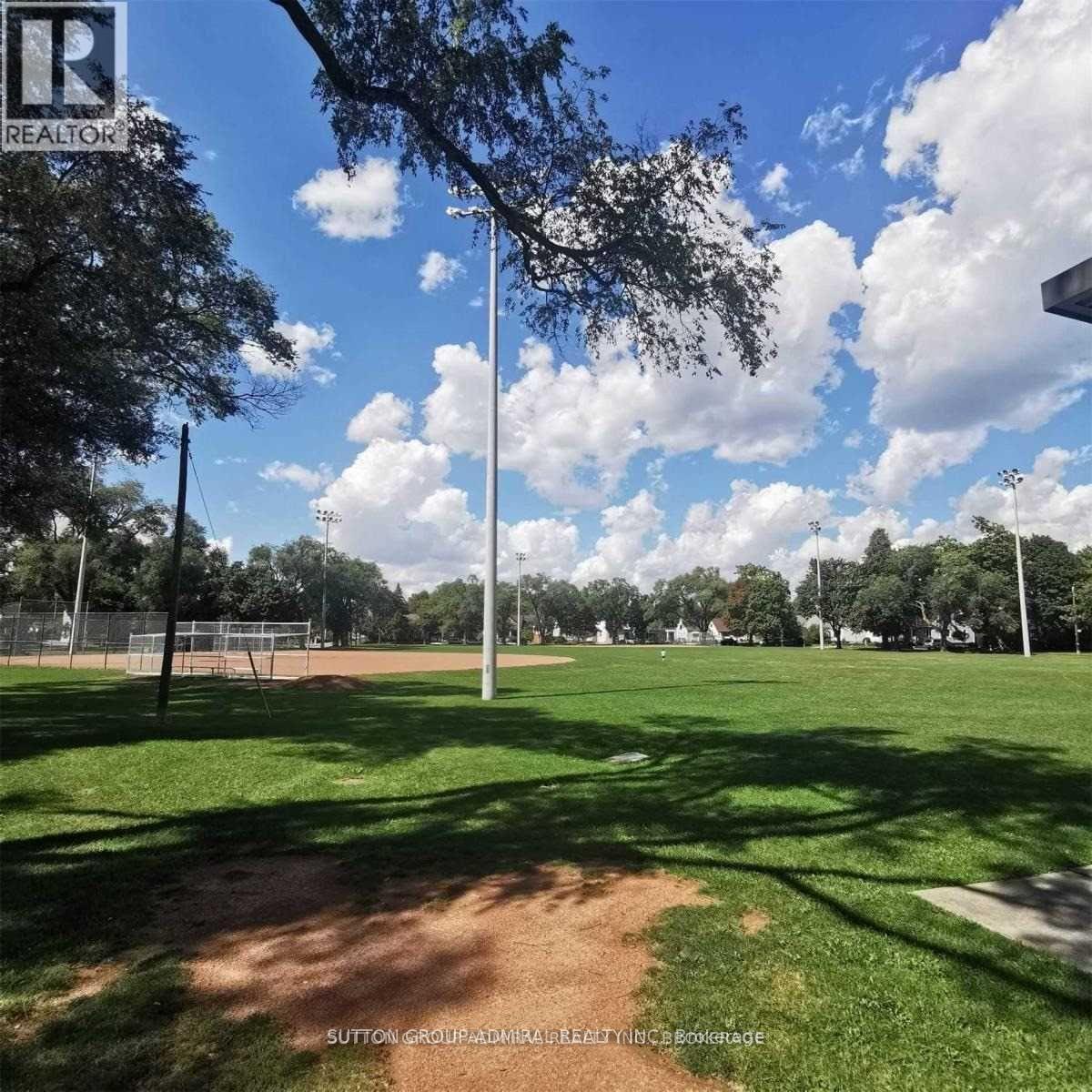 404 - 7 Smith Crescent, Toronto (stonegate-queensway), Ontario