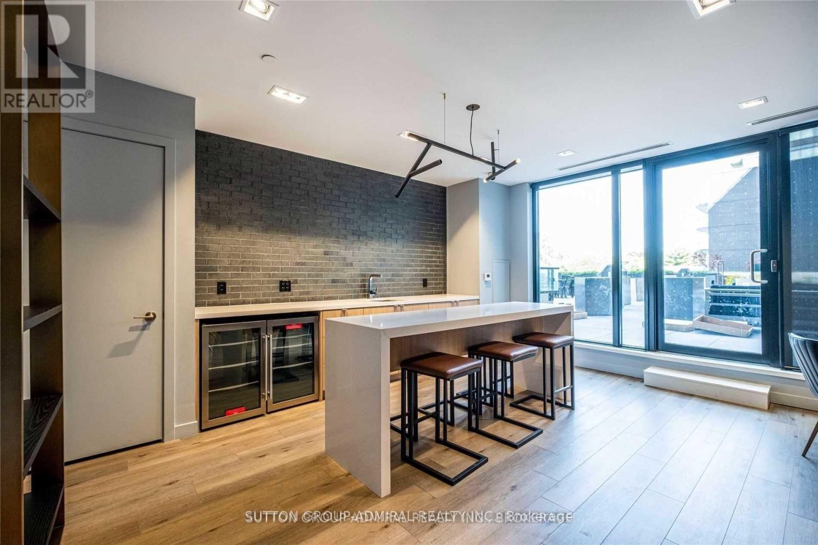 404 - 7 Smith Crescent, Toronto (stonegate-queensway), Ontario